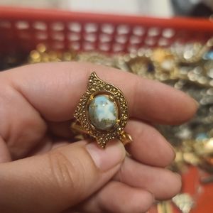 Vintage Sarah Coventry clip on earrings
